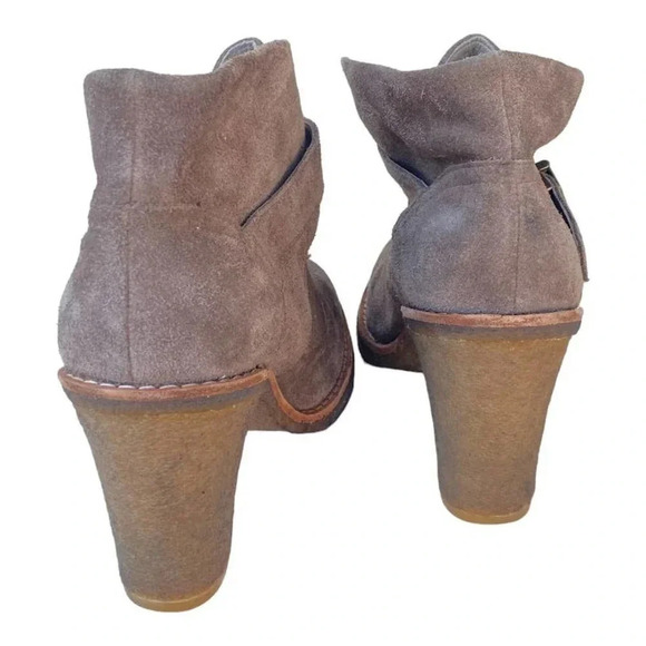 Ugg Australia Leather Tan Booties Ankle Buckle Womens Size US 9.5, UK 8 S/N 3212 - Picture 5 of 12